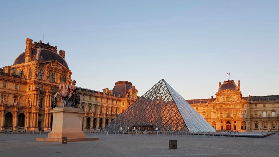 358E2C70-768E-4816-B9A4-2E9C1122D6CE